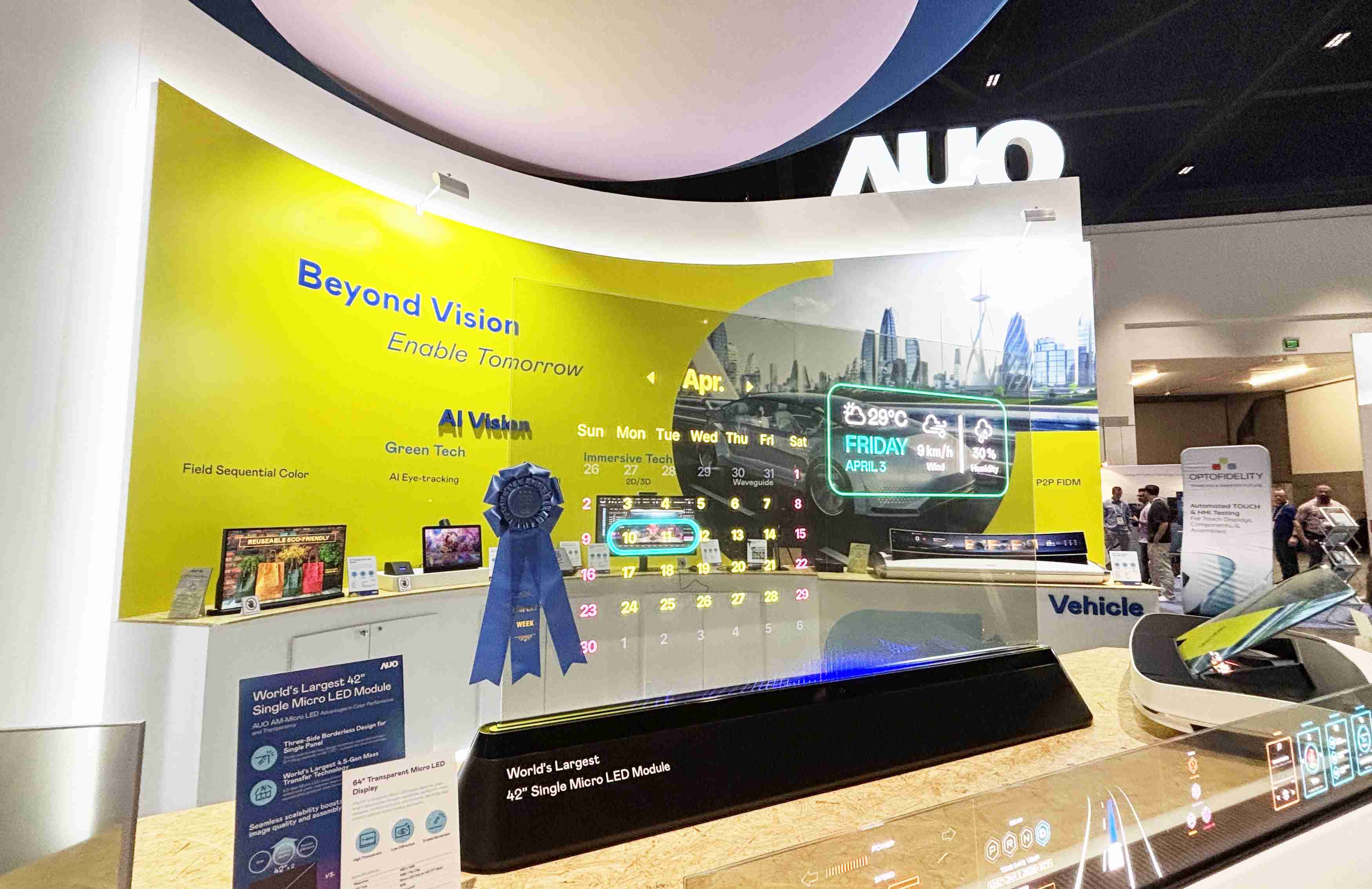 云顶国际8588yd64吋透明Micro LED显示器获〝最佳Micro LED技术应用奖〞，，，，其绝妙的透明穿透特性，，，同时具备1,000 nits的高亮度表现，，，并透过精细的无缝拼接延伸，，可依需求灵活应用于多元场域，，，展现出Micro LED显示技术划时空的无限潜力